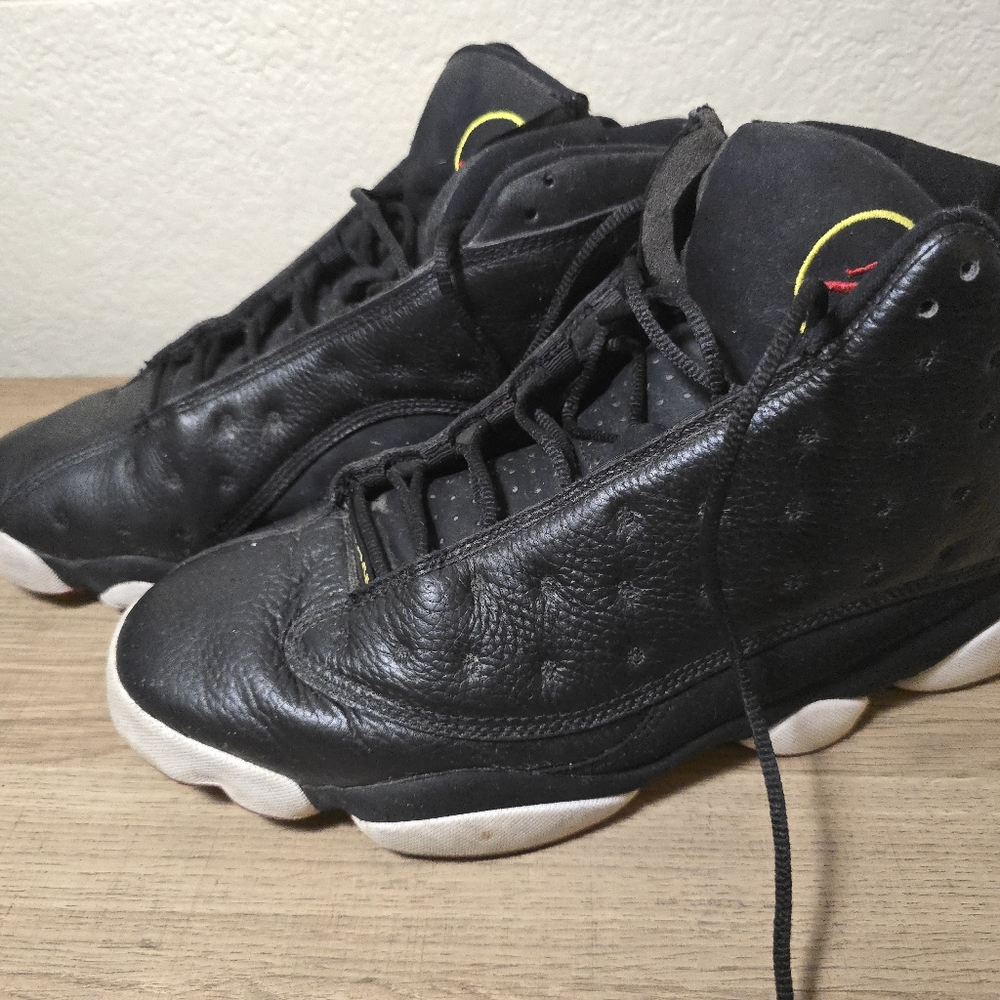 Jordan 13 Retro Mid Playoff Size 13 *Damaged*